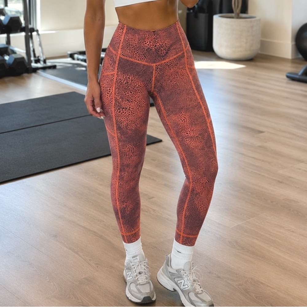 Lululemon Fast Free High-Rise Crop 23 Nulux Orange Purple Crackle Leggings 2 W3